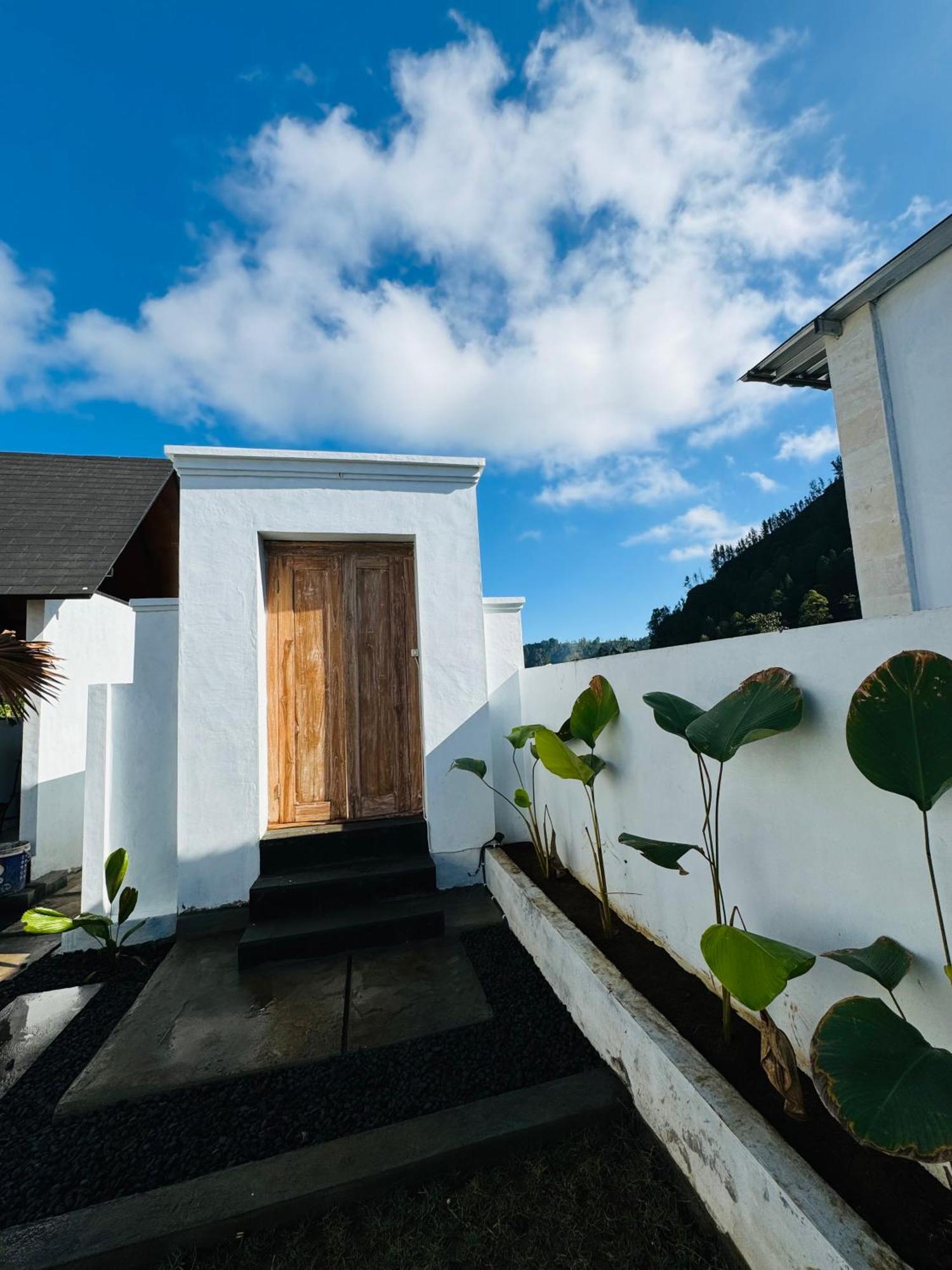Volcano Cottages Kubupenlokan Eksteriør billede